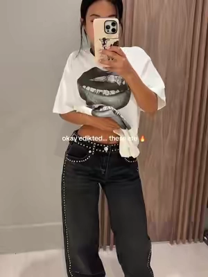 so obsessed with them #jeans #edikted #ediktedad #ediktedjeans #jean #lowrise #lowrisejeans #lowrisebaggyjeans #baggyjeans #studjeans #studdedjeans #viraljeans #OOTD #outfit #y2kaesthetic #y2kfashion #outfitinspo @Edikted 