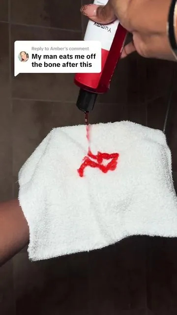 Replying to @Amber have you smelling delicious from head to toe! #femininewash #bodywash #herfantasybox #shower #Showergel #yummybodywash #hygieneproducts #hygienetips #showerroutine #tiktokshopcreatorpicks #smellsgood #yoniwash #herfantasybox #yummywash #femalehygieneproducts #yummyshowergel 