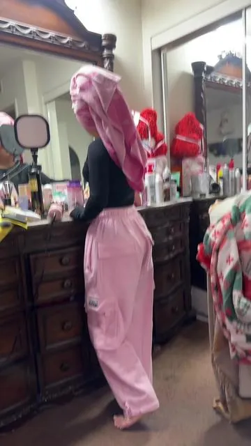 Pink Pro club cargo pants🩷 #momsoftiktok #momlifebelike #momlife #teenagersoftiktok #teensoftiktok #daughtersoftiktok #proclubs #proclubpants #proclubsweats #pinkproclubcargosweats 