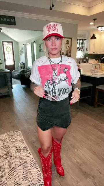 #skort #westernfashion #tiktokshopsummerturnup #concertoutfit #shorts #skirt #westernstyle @luvamia 