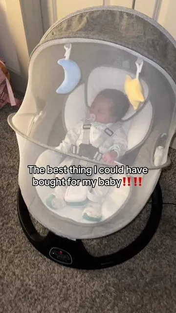 A life saver when I need to do things around the house! Swings and plays music my baby loves this!  #babytok #newborn #rocker #soothing #bassinet #baby #happybaby #bouncy #babyseat #babychair