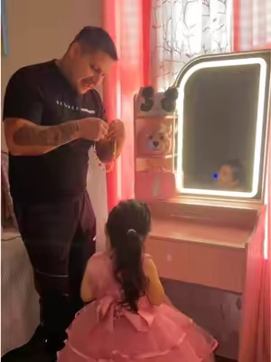 #LIKIMIO#Furniture #Vanity #Mirror ##makeupvanity #makeupdesk #bedroomdesign#gifts #tiktok #tiktokshop #fyp #viral #parati #flashsale #primcesa #princess #daddysgirl #loveyou #awesome #awe #beauty #good#goodvibes #calidad 