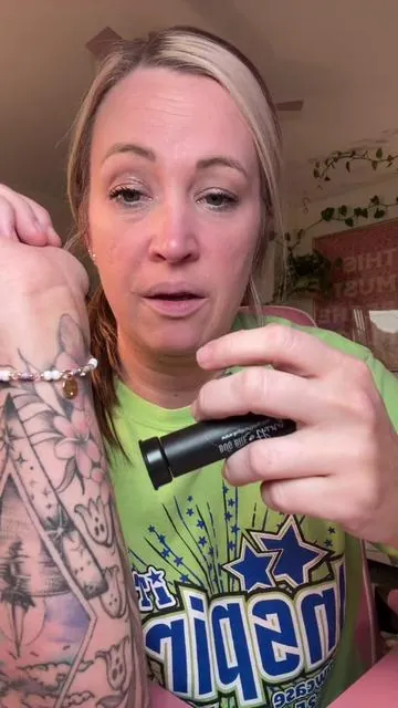 Mosquitos are not mine nor my daughters friend so unfortunately we struggle in the summertime. Mosquito bites are miserable for us. My friend swore by this @Bug Bite Thing and I will have this in every bag this year. Stings, bites, it’s going to help suck the bad stuff right out lol #bugbite #bugbitething #mosquitobites #beesting #bugbiteremedy #toptiermay #insectbites #sting 