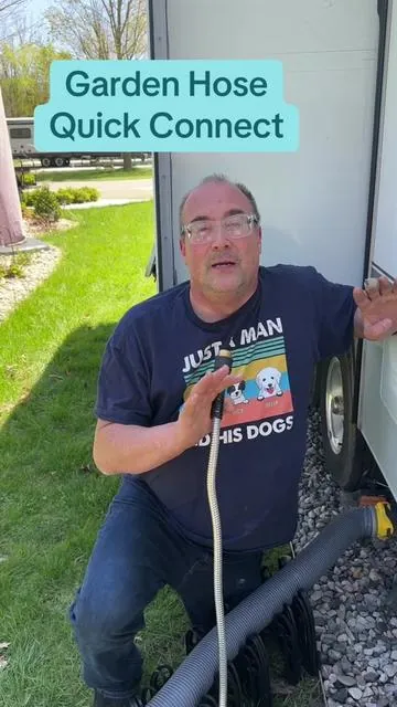 This garden hose quick connect is awesome. #rvlife #gardenhose #gardeninghacks #campinghacks #camper #camperlife 