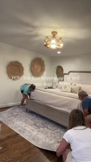 This is the softest rug and had no wrinkles as soon as we laid it down! @MontVoo Rugs #bedroomrug #rugtok #arearug #cozybedroom #viraltiktok #tiktokmademebuyit #foryoupage #tiktokshopcreatorpicks #freeshiping 