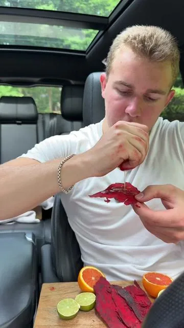 Eating fuego beef jerky #mukbang 