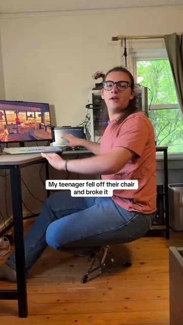 Big and Tall Gaming Chair / Office Chair upgrade for my teenager. EXTREMELY comfortable and it’s on sale! #bigandtallchair #bigandtalldeskchair #deskchair #gamingchair #computerchair #Gamingchair #GamingSetup #ProGamerGear #EliteGamingChair #NextLevelComfort #GTPlayer #chair #officechair #desksetup 