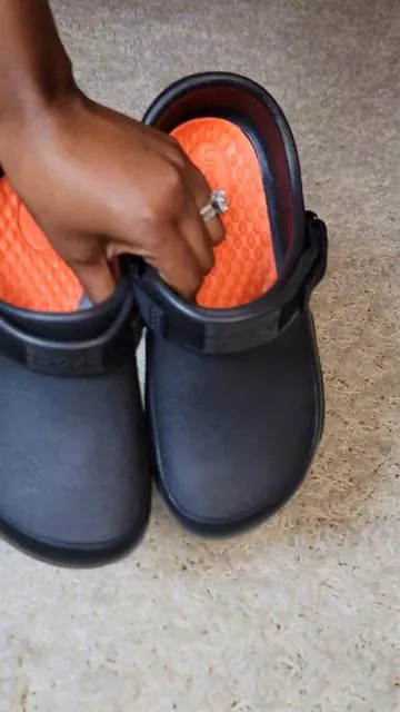 Crocs Adult Pro Work that's lite and comfortable #shoes #crocs #workcrocs #crocs4life #crocswithnosocs #crocsnewarrivals #funinthesun #tiktokshopcreatorpicks #ttslevelup #ttscreatorbash #dealsforyoudays #ifyouknowyouknow 