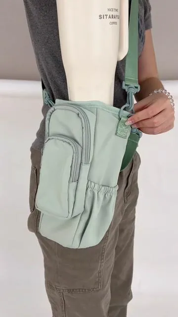 I feel like this could be very handy in some situations?What do you think?#waterbottlebag #waterbottle #waterbottleholder #purse #bag 