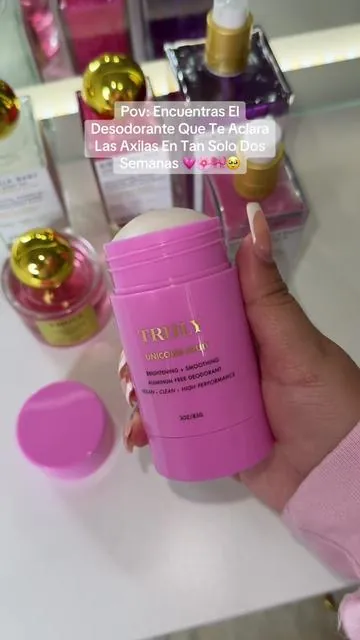 También lo puedes poner en las entrepiernas, cuello y en tus partes íntimas para blanquear y añadir un olor super rico. Yo lo amé, pasas todo el día con un olor a limpio y sin sudar las axilas.🎀💗🥹😮‍💨 #truly #desodorante #desodorantetruly #aclarar #aclararlasaxilas #aclararlapiel