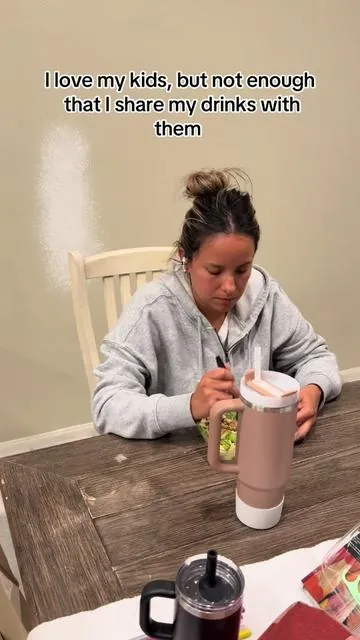 Best part is I won’t get any more fishes in my drink! #tiktokshopcreatorpicks #tumbler #kidsoftiktok #mini #dupe #spillthetea #notsharing #drink 