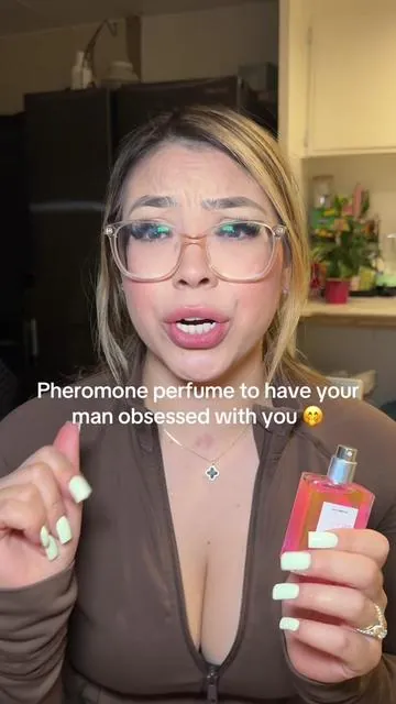 Smells so good and it’s long lasting 😩#dlacosmetics #pheromones #pheromoneperfume #rollon #attractive #obsessed #pheromone #couplethings #addtocart #musthaves 