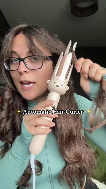 BTW it’s on a crazy flash sale too 🏃‍♀️ #automaticcurlingiron #autocurler #curlingiron #automaticcurler #pretihom #hairtools #curlingwand #curlyhairtutorial @PretiHom Curling iron 