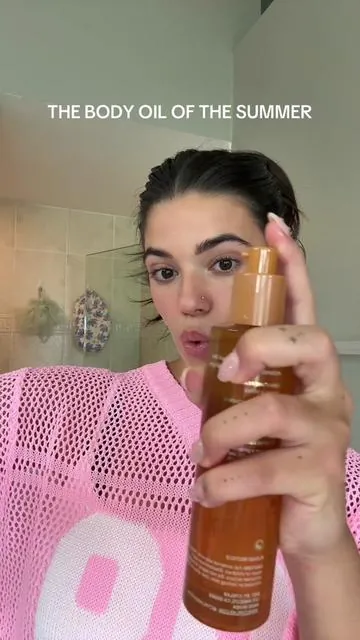 no because i’m obsessed @CYKLAR @Claudia Sulewski #vanillagirl #vitaminc #bodyoil #vanillabodyoil #cyklar #claudiasulewski  #tiktokshopsummerturnup #dealsforyoudays #tiktokshopcreatorpicks #tiktokmademebuyit 