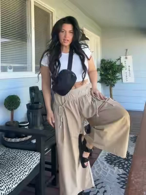 Cutest flowy pant 🌼  #putitinthecart #tiktokmademebuyit #flowypants #casualoutfits #outfitinspo #casual #summervibes #widelegpants #summeroutfit #casualstyle 