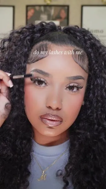 I love trying new lash styles 🤍