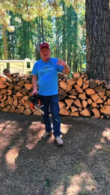 This Vevor chainsaw is absolutely awesome!  I love it!  No joke!  Cuts fast and has lots of power..  #chainsaw #vevor #woodcutting #fallingtrees #lumberjack #TikTokShopCreatorPicks #ttslevelup #truckintoby #TikTokShopSummerTurnUp #tiktokshoprestock @Vevor_US @Vevor Tools 