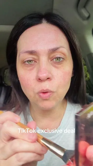 The viral corrector that you can barely find in stock anywhere! Tarte is giving the brush for free on TikTok #tarte #tartecosmetics #tartedeals #tarteccundereyecorrector #darkcirclesundereyes #undereyecircles #colorcorrector #colorcorrection 