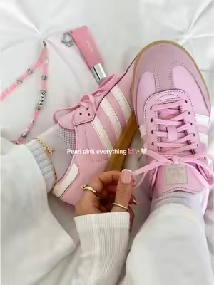 Sneakers in pearl pink? Yes, please! #pinksambas #adidas #girlyaesthetic #adidassamba #pinkaesthetic #summershoes #tiktokmademebuyit #tiktokshopcreatorpicks #tiktokshopfinds #dealsforyoudays 
