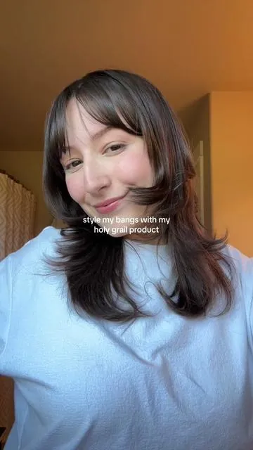 the way this stuff is literal sorcery #bangs #dryshampoopaste #stylebangs #hairstyle #butterflycut #wolfcut #hairtok 