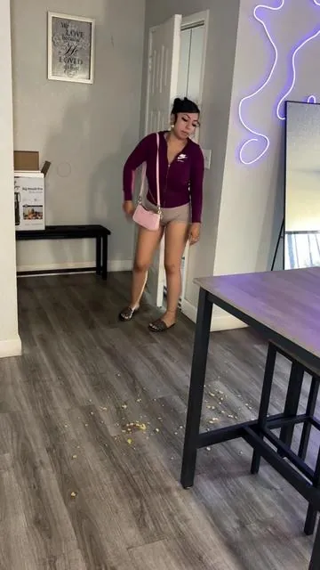 Does the cleaning for you 🫵🏽😇@MIUZZY US #tiktokshop #fyp #tiktokshopblackfriday #tiktokmademebuyit #tiktokshopcybermonday #tiktokshopfinds #tiktokshoploveatfirstfind  #foryou #spotlightfinds  #tiktokshopholidayhaul #TikTokShopSpringGlowUp #TikTokShopRestock  #sweeper #robotvacuum #vacuumcleaner  #household #cleaning #giftideas