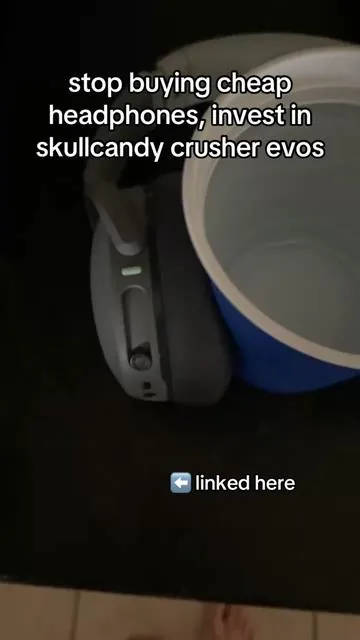 the bass slider makes it so good #headphones #earbuds #skullcandy #skullcandycrusher #crusherevo #gymtok #gym 