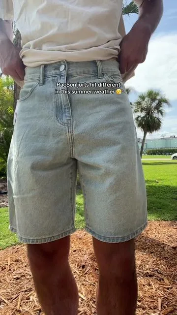 PacSun baggy jorts for $40 is perfect for summer 🔥#tiktokshop #tiktokmademebuyit #tiktokmarketplace #pacsun #jorts #jortszn #mensfashion #jeanshorts 
