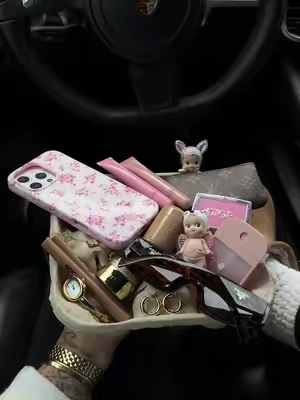 #fyp #beauty #girlmess #velvetcaviar #coffeetray #lipcombo #trending #pursecoffee #phonecase #aesthetic #BeautyTok #whatsinmybag #merit #ovalwatch #goldjewelry #itgirl 