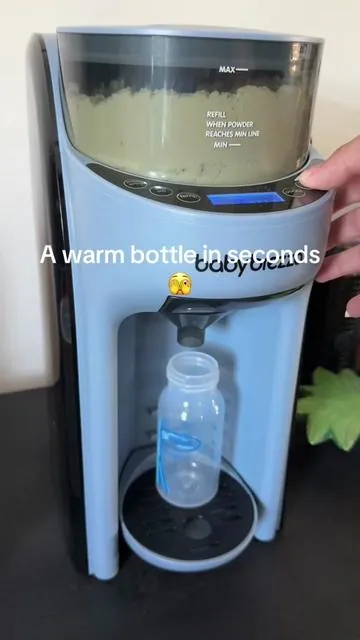 Literally so easy if you formula feed🙃 idk how I went without it 🫣 #fyp #tiktokshop #tiktokaffiliate #obsessed #babybrezza #babyneeds 