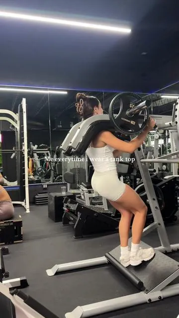 Idk why tho  #fyp #gymtok #fyp #workout 