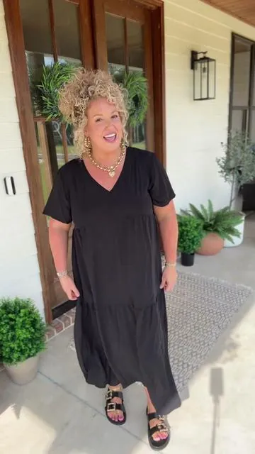 The perfect summer maxi dress! It’s lightweight and flowy, could wear with sandals or sneakers! I love it!! #maxidress #summerdress #longdress #boutiqueclothing #maxi #maxidresses #midsizeoutfits #tiktokshopsummerturnup 