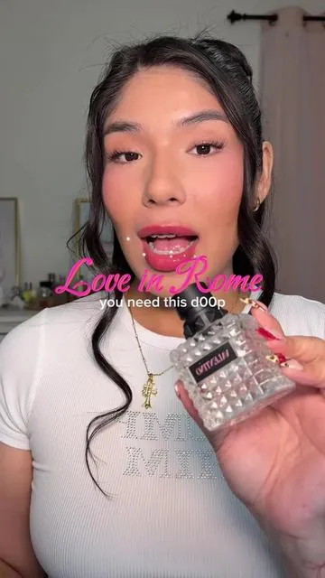 YOU NEEEDDDD  #valentinoperfume #oakchaperfume #borninroma #perfumetok #perfumedoop #singnaturescent #creatorsearchinsights 