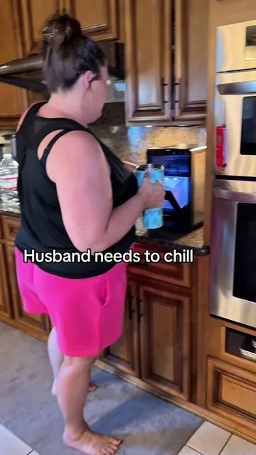 This ice maker fixed all the right pain points for me! #Icemaker #IceMachine #icemakermachine #NuggetIce #NuggetIcemaker #NuggetIceMachine #euhomy #euhomyicemaker 