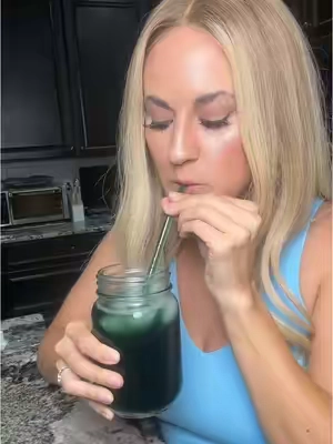 This chlorophyll is my go to drink every day ##chlorophyll##chlorophyllwater##drink##drinktok##detox##detoxdrink##tiktokshopcreatorpicks