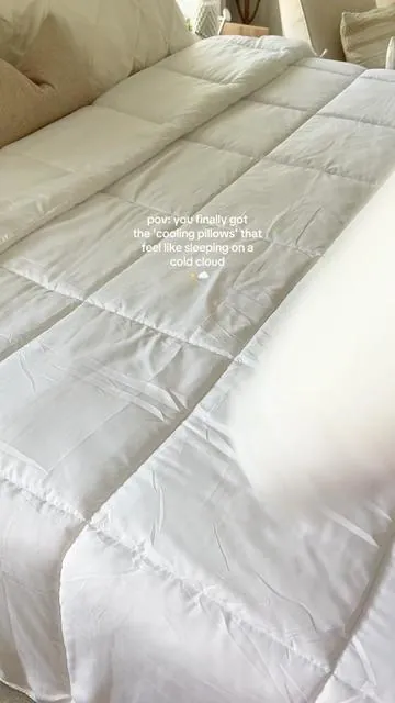 so luxurious, fluffy and high quality! ☁️✨ #coolingpillows #hotelpillows #pillows #hotelbedding #bedroominspo #homedecor #tiktokshopcreatorpicks #tiktokmademebuyit 