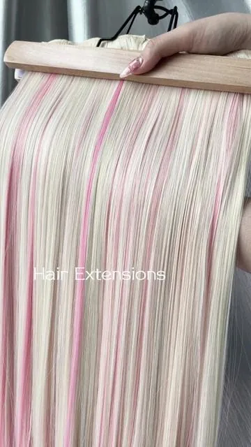 Pink mixed blonde hair extensions,it makes you 10 years younger. #hairextensions #summerhair #straighthair #pinkhair #extencionesdepestaña #extencionesdecabello #outdoorfun #peinadosbonitos #silkyhair 