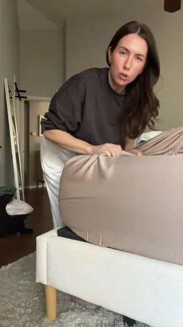 Favorite sheets all year round, especially summer 🌞#cooling #sheets #sheetset #bedding #beddingsets #bamboo #fittedsheet #bedroom #mattress 