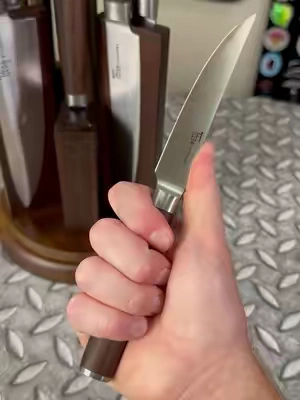 Most knife blocks are BORING! This one rotates 360° and looks AMAZING! 🤩 The SYOKAMI 14-piece knife set features full-tang blades made from German high-carbon stainless steel with carbonized acacia wood handles and a 360° rotating magnetic block that looks sharp on any counter.  #tiktokshop #tiktokmademebuyit #tiktokshopfinds #kitchenknife #knifeset #cutlery #chefknife #homecooking #kitchenfinds #cookingtools #knives #foryou #viralfinds #knife 