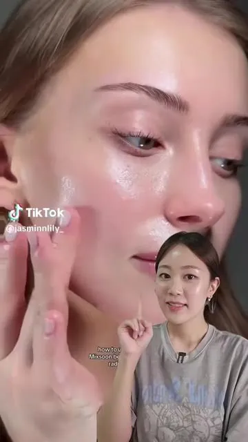 No matter the season, your skin deserves the best 💧 Give your skin the care it craves—with mixsoon’s gentle yet powerful routine. From a deep cleanse to long-lasting hydration, each step is crafted to leave your skin soft, calm, and glowing. Sensitive-skin friendly, non-greasy, and packed with moisture—this is skincare you’ll fall in love with. ✨️ Bean Cleansing Oil ✨️ Centella Cleansing Foam ✨️ Bean Essence ✨️ Glacier Water Hyaluronic Acid Serum ✨️ Soybean Milk Serum ✨️ Bean Cream Healthy, glowing skin starts here 🤍 #mixsoon #glassskin #koreanskincare#koreanskincareroutine #skincare #kbeauty #beanessence Credit: @tatiencorea