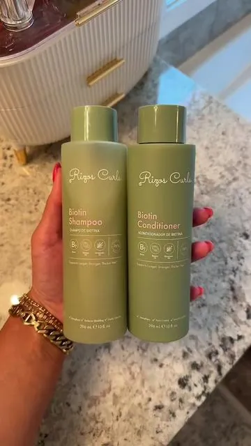 The perfect shampoo & conditioner bundle for curly hair! 😍 @Rizos Curls  #rizoscurlshair #rizoscurls #curlygirl #curlyhaircare #curlyhairproducts #Shampoo #Conditioner #shampooandconditioner #BiotinShampoo #hairtok #HairCareRoutine #HairGrowthJourney #ThickerHair #healthyhairgoals #TTSStarCreator #TikTokShopCreatorPicks  #tiktokshopsummerturnup #creatorsearchinsights 