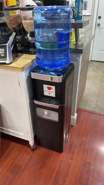 Corran a agarrar su dispensador 3 en 1! Que ase hielo y da agua fría y caliente! Usen el promo code: ANTAJALY  #homeessentials #señoralife #esencialesdecocina #tiktokshopcreatorpicks #summervibes #summermashup #3in1dispenser 