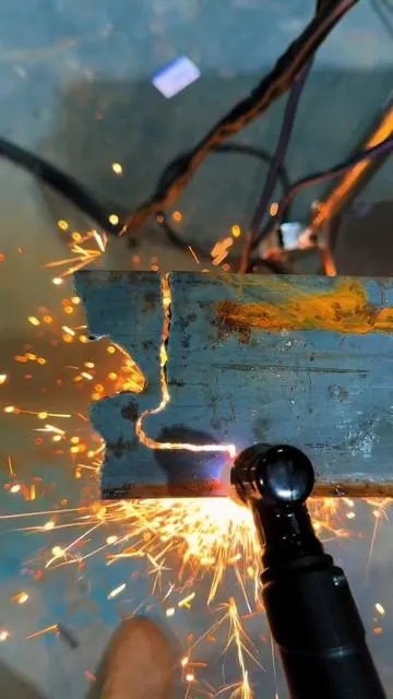 ARCCAPTAIN CUT50 Plasma Cutter, 50 Amps Cutter Machine with 110/220V Dual Voltage DC Inverter IGBT 1/2 Inch Clean Cut Post Flow and 2T/4T, for Beginners DIY, Work Equipment For Men #fathersdaygift #arccaptain #plasmacutter #metalwork #welding #metalshop #dealsforyoudays #TikTokShopCreatorPicks #ttslevelup #truckintoby #tiktokshoprestock #tiktokshopsummerturnup #farmer #trucker @Arccaptain Official 