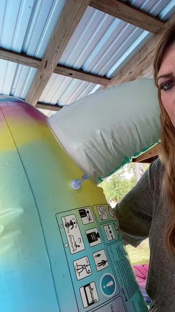 This makes my life easier !! #summer #airpump #poolfloats #pools #summervibes #tiktokshopcreatorpicks #tiktokshopfinds 