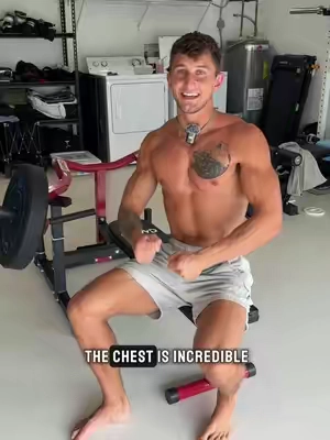 This machine takes my chest training to the next level. So much better than a normal bench press. You can do crunches, incline press, and many other exercises. The arms are incredibly smooth and the pump is ridiculous! Check the link in the bottom left corner of the video. #chestday #homegym #chest 