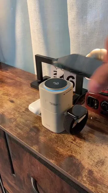 This 3 in 1 charger is from the future. #tech #technology #chargingstation #TikTokShopLoveAtFirstFind #tiktokshopcreatorpicks #lovelanguage #seasonalgems #GoalCrusherPrizes #valentinesday #3in1wirelesscharger #wirelesschargerwithspeaker #3inchargerstation #chargingstation #TikTokShopCreatorPicks