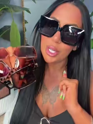 Four pairs of sunglasses for less than the price of one? Say less. #sunglassbundle #affordablestyle #fashiondeal #summersunnies #TikTokShopCreatorPicks #trendyaccessories #cutefinds #shadeseason #musthavebundle #tiktokmademebuyit 