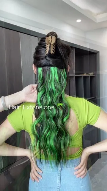 Green mixed dark brown hair extensions,so eye-catching 💚🌴🌿🥑📚🧤🥝🥦🥒🍏🥬🟢#fyp #extencionesdepestaña #greenhair #hairextensions #straighthair #hairproducts #tiktokshopstore #tiktokshop #silkyhair #peinadosbonitos #summerhair 