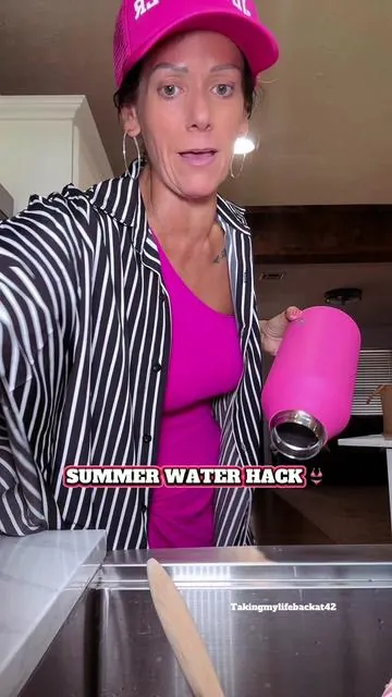 #water #vitaminwater #flavoredwater #summer #hack #pool #drink #vitamin #swimsuit @Devotion Nutrition Protein use TONYA 