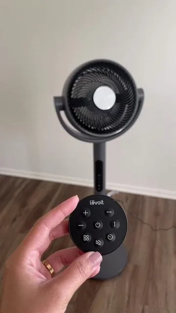 It’s blowing cold air! ❄️ @Levoit_official #levoit #levoitfan #coolingfan #emotionalsupportfan #fan #cooling #summer #summermusthaves #giftguide #sleeproutine #tiktokshopcreatorpicks 