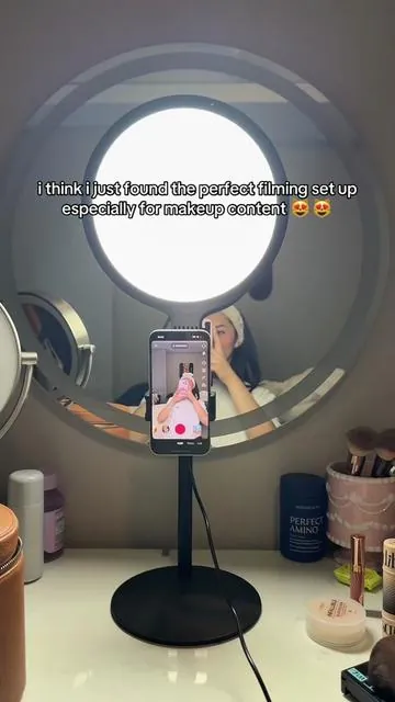 The perfect tripod does exist! #lighting #ringlight #tripod #makeuplighting #alixearlelight #contentcreatormusthaves #contentcreatortips 